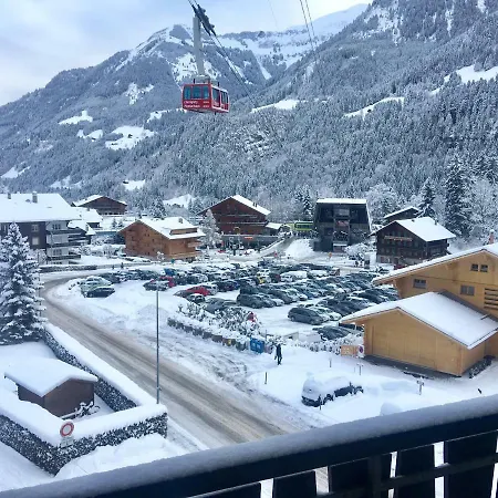 A La Montagne Apartment *